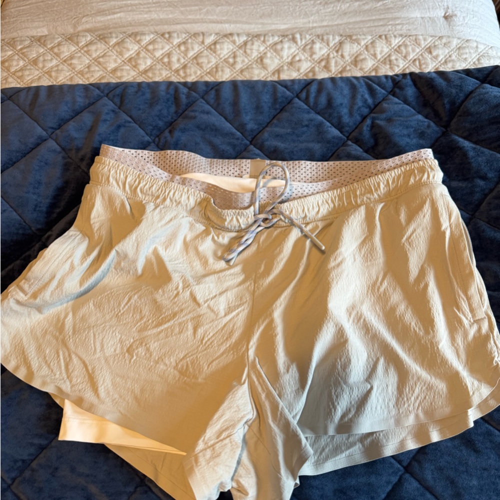 Women's Light Beige Shorts
